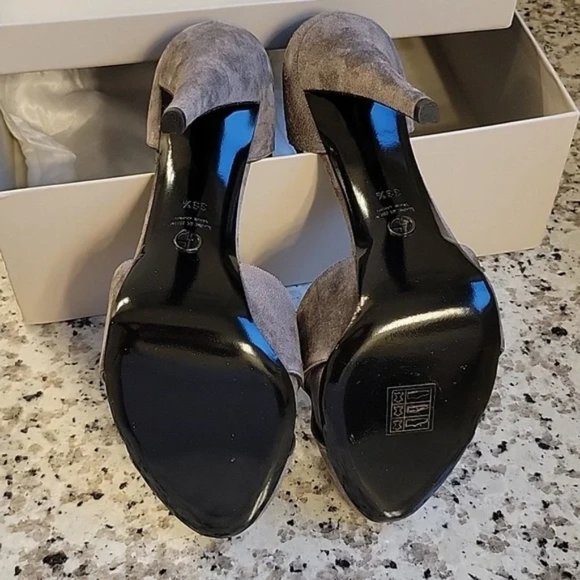Gorgeous Giorgio Armani Dark Iron grey pumps - Picture 9 of 12